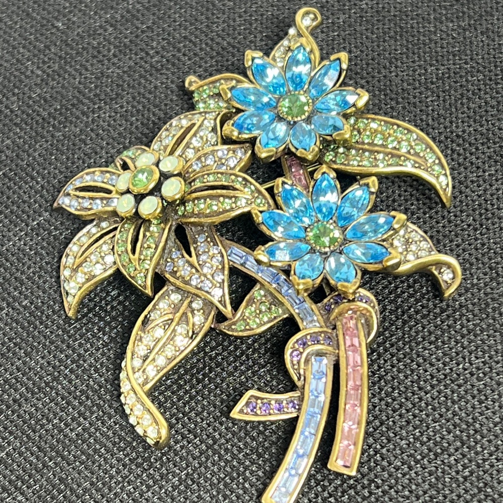Heidi Daus Brooch Blue Flowers Signed Pin Forget Me Not Bouquet Crystals